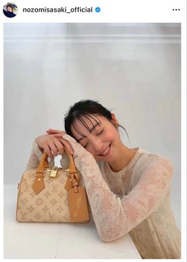 佐々木希さんのインスタグラム（＠nozomisasaki_official）より