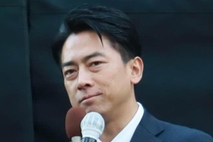 小泉進次郎氏、赤ちゃん抱っこに「また新たな展開」　今度は泣き叫んでないけど...ネット爆笑