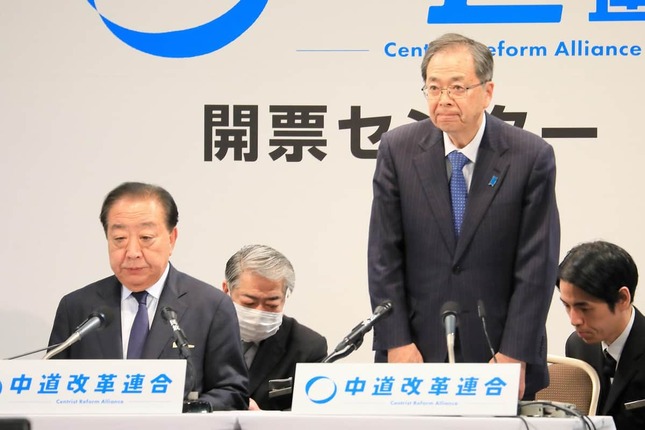 中道改革連合の野田佳彦、斉藤鉄男両共同代表（2026年2月8日）