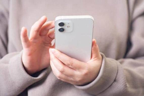 スマホの普及で現代人の脳の中が「ゴミ屋敷化」？（画像はイメージ）