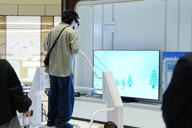 VRスキー体験で「冬季オリンピックの臨場感」を体感