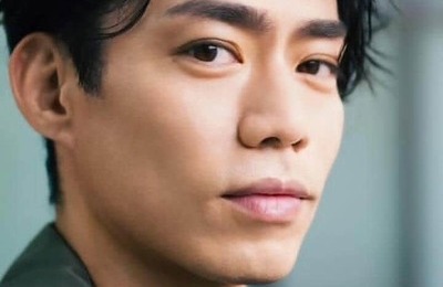 高橋大輔、オールホワイトコーデで「男前」「絵になる」「素敵過ぎる～」　新ビジュアルかっこよすぎ話題沸騰