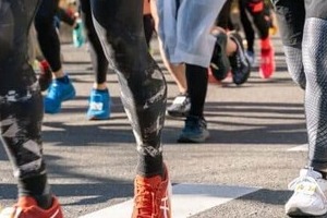 「さいたまマラソン」雪で中止、豪華な「給食」どうなった？　4000個の十万石まんじゅうなど...行方は