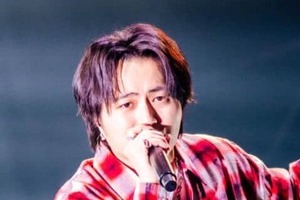 「プロ失格」人気バンドボーカルが自虐　体調不良で公演延期、3年連続...「趣味で音楽やってるくらいの方が」
