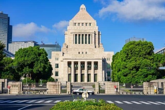 チームみらいは政界の「バグ」を除去できるか