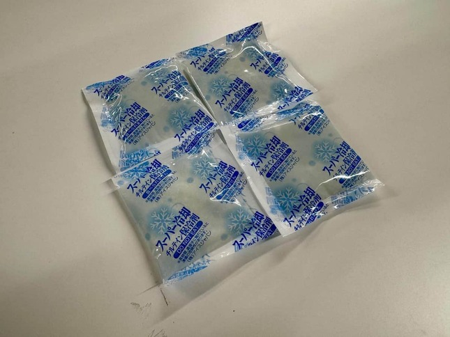 新たに導入したアイスクリーム用の保冷剤