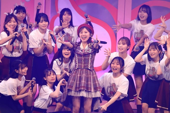 ラストはセンター曲の「おしゃべりジュークボックス」で締めくくった