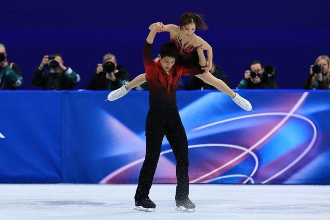 ペアSPに出場した三浦璃来選手と木原龍一選手（写真：Imagn/ロイター/アフロ）