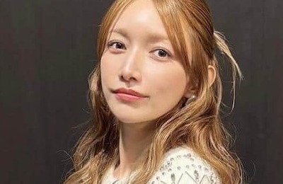 後藤真希、膝上ミニ×ブーツで「激カワ」反響...「世界1綺麗過ぎ」「美しすぎる！！」　鈴木亜美と2ショット