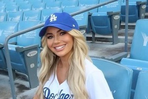 ドジャース・フリーマン、美人妻と密着ラブラブ夫婦2ショット...美しい夕焼けをバックに　ステキすぎっ