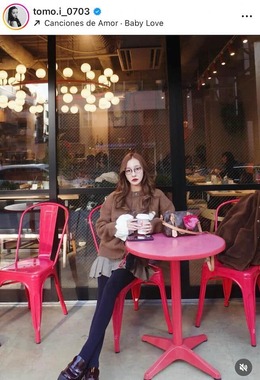 板野友美さんのインスタグラム（＠tomo.i_0703）より