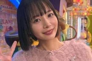 「役満ボディー」岡田紗佳、透け感ノースリニット姿の破壊力「激カワ」ドキっ　「可愛すぎ」「最高に素敵」