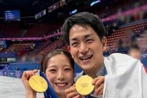 「世界最強ペアなのに裏では...」りくりゅうオフ動画に4万いいね　仮眠中の相方を起こす一幕が「癒される」