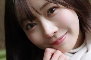 渡辺美優紀、膝上ミニ＆肩出し薄ピンクのニットワンピで色気ダダ漏れ　「最高に可愛い」「何回も見ちゃう」