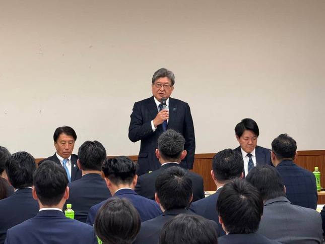 「院内のルールや細かい注意事項もお伝えしました」と萩生田光一氏（萩生田氏のXから）