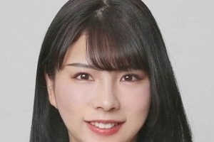 「配慮に欠けた投稿でした」　「ステッカーびっしりPC」に賛否の新人都議、「わざわざ敵をつくる必要もない」意見に反省