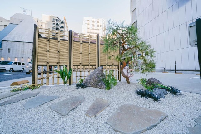 EcoloPark⁺六本木第20の「日本庭園」（エコロシティ提供）