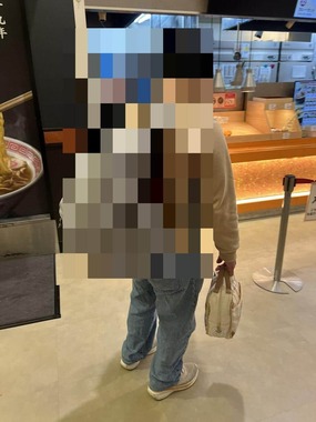 女装を止めた後の人物だという（X上の写真投稿から）