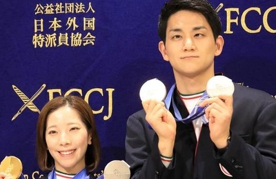 メダル入り荷物を空港に忘れるハプニングが起きていた　「りくりゅう」ペアが語った互いの「強みと弱点」