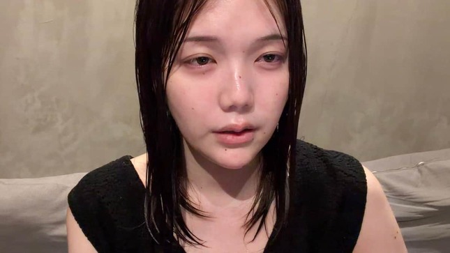 青木歌音さん。神妙な表情でトラブルを報告した（写真は青木さんのXから）