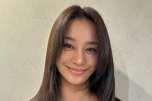 高橋メアリージュン、妖艶キャミドレス姿で色気ダダ漏れ　「こんな綺麗な人いる？」「見惚れる美しさ」