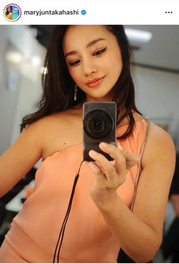 高橋メアリージュンさんのインスタグラム（＠maryjuntakahashi）より
