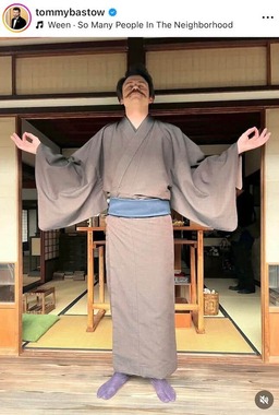 トミー・バストウさんのインスタグラム（＠tommybastow）より