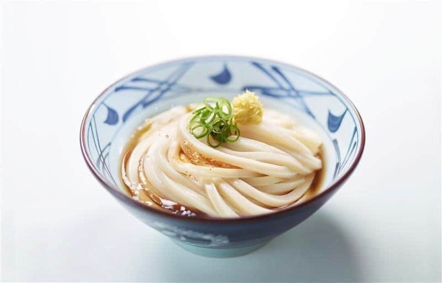 丸亀製麺の「ぶっかけうどん」（温／冷）並440円、大630円、得820円（リリースより）