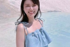 高山一実、肩出し黒ロングドレスでかわいさ限界突破...すらり神スタイル　「最高～」「めっちゃかわいい～！！」