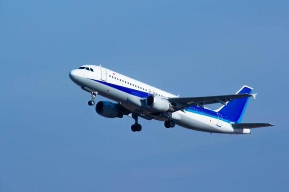 航空運賃の燃油サーチャージ上乗せも