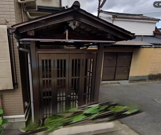 破壊される前の地蔵の祠（グーグルのストリートビューから）