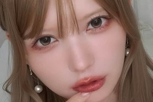 益若つばさ「公園でたこ焼き食べました」息子と大阪満喫ショット　「えっ恋人みたい」「楽しそう」「素敵な親子」