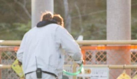 子ザルの「パンチくん」をダシにした詐欺サイト、「THE TIME,」が直撃すると、飼育員のふりをして「親愛なる友人よ」とあきれた対応