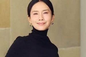 中谷美紀、ジャケットのスタイルも完璧...変わらぬ美貌にドキっ　「いつもながらお美しい」「神々しい」