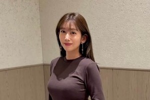 元NHK中川安奈アナ、私服ピンクのニット×デニムで神スタイル　「最近鎖骨まわりに新たなほくろを発見しました笑」