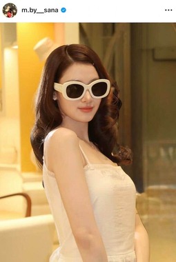「TWICE」サナさんのインスタグラム（＠m.by__sana）より