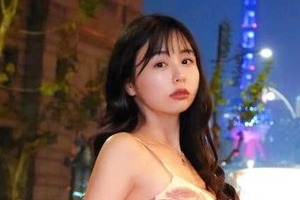 人気インフルエンサー・くりえみ、肩出しタイトな光沢キャミワンピで色気ダダ漏れ　「可愛すぎ」「マジ天使」