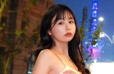 人気インフルエンサー・くりえみ、肩出しタイトな光沢キャミワンピで色気ダダ漏れ　「可愛すぎ」「マジ天使」