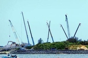 朝日新聞が辺野古沖での船2隻転覆・死亡事故めぐる記事を訂正　「移設工事に対する抗議活動のため」乗船は誤り