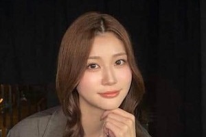 生見愛瑠、制服姿でかわいすぎ大絶賛の嵐...ヒロインつとめる映画オフショット　「超超超可愛い」「めるる神」