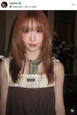 「TWICE」モモさんのインスタグラム（＠momo）より