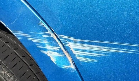 飛び石でレンタカーに傷→高額修理代請求が波紋　返金で一件落着も...こんな事態はどうやって防ぐ