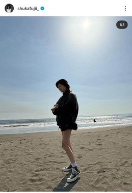 藤井萩花さんのインスタグラム（＠shukafujii_）より