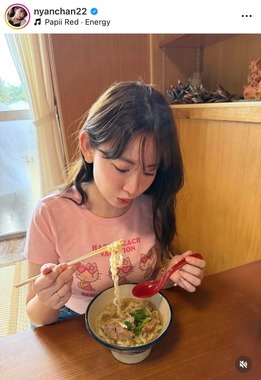 小嶋陽菜さんのインスタグラム（＠nyanchan22）より
