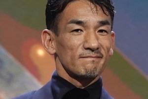 中田英寿49歳、鍛えすぎ！？バッキバキの腕に衝撃走る　「カッコいい」「強そう」騒然