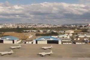 アイドルグループ、メンバーが芸名で航空券発券→搭乗できずイベント欠席で批判殺到