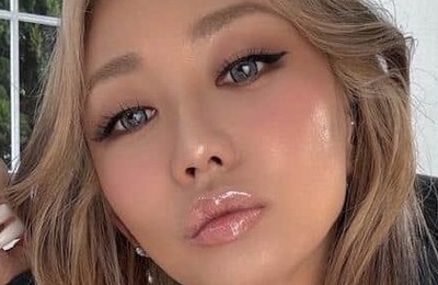 森高千里、膝上スカートあわせ...すらり神スタイルの美貌　倖田來未との2ショットに反響「可愛いがすぎる」