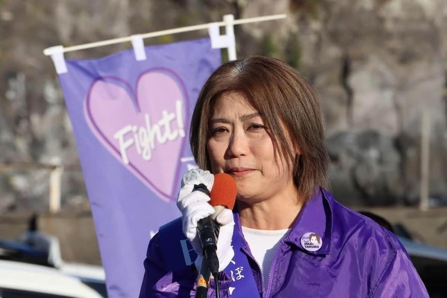 伊東市の出直し長選で演説する田久保真紀氏
