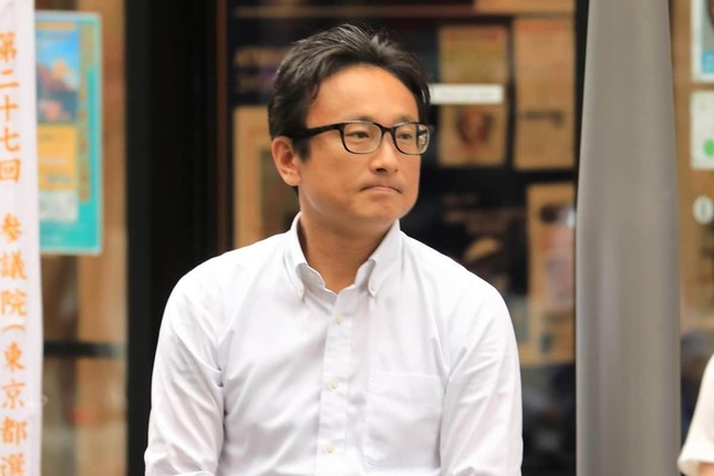 中道改革連合の山岸一生前衆院議員（2025年7月撮影）。25年参院選の街頭演説では司会を務めていた