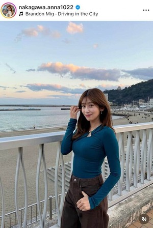 中川安奈アナ、NHKを卒業して1年「人生で1番エゴサを...」赤裸々告白　白トップス×デニムのコーデもステキ
